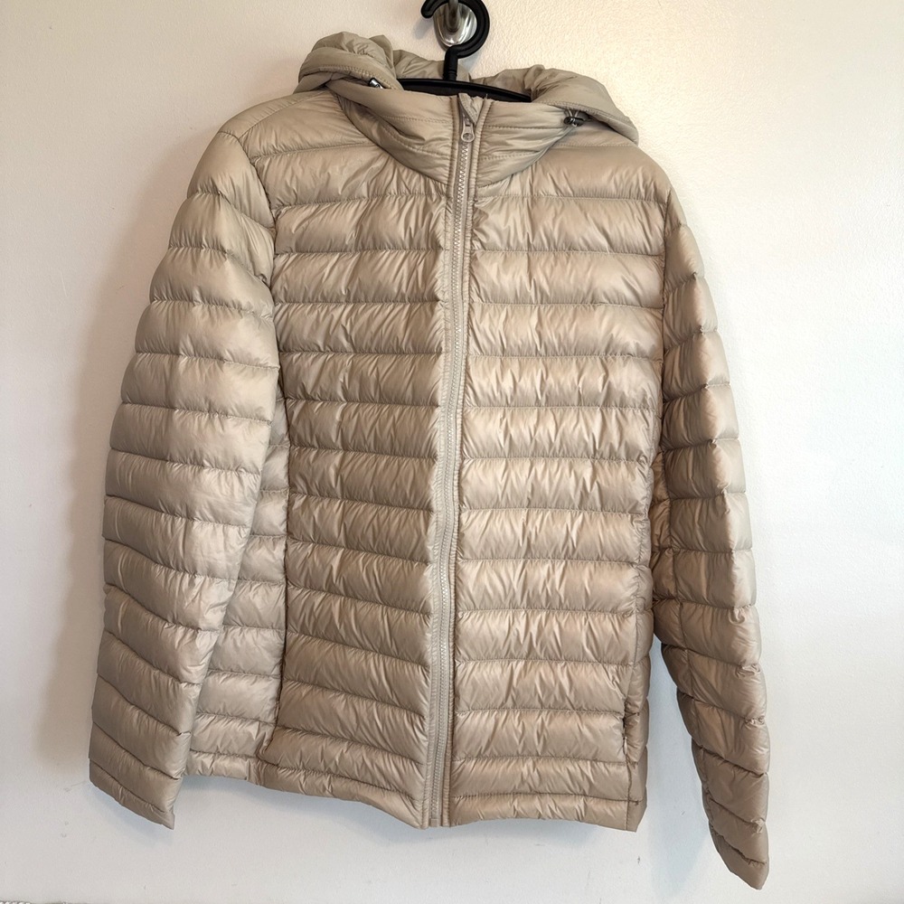Aspen Lightweight Packable Puffer Jacket Size L Full Zip Removable Hood Outdoors